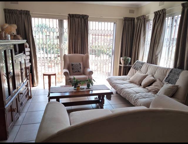 2 BEDROOM TOWNHOUSE FOR SALE IN BROMHOF